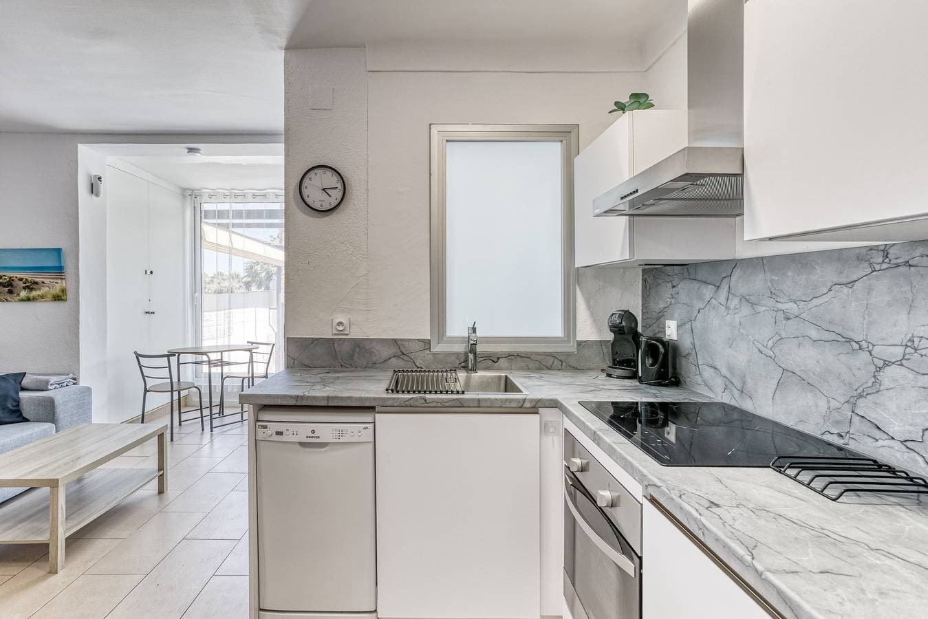 Foto 9 von 27: Ferienhaus 'Biblos' mit Gemeinschaftspool, WLAN und Klimaanlage