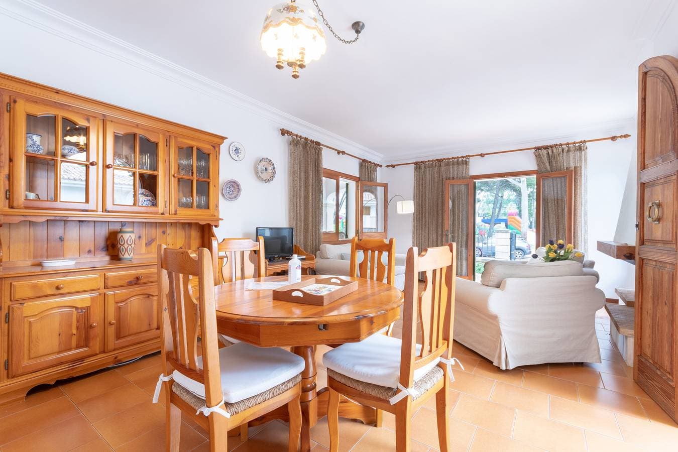 Foto 12 von 30: Villa für 6 Personen mit Terrasse