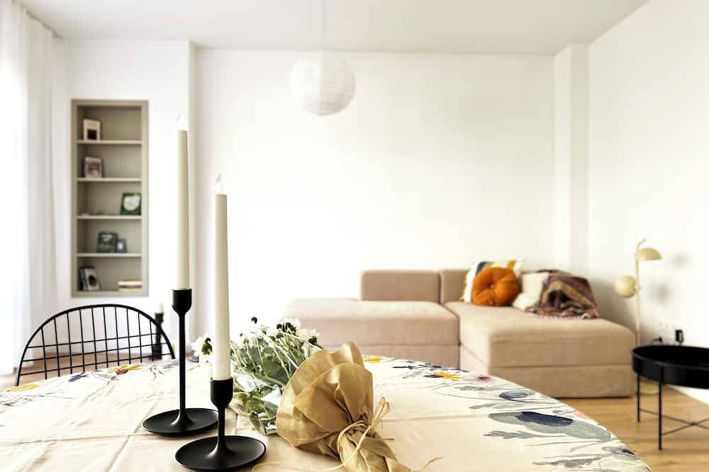 Bright & Spacious 2 Bedroom Family Apartment in Vibrant Moda 1