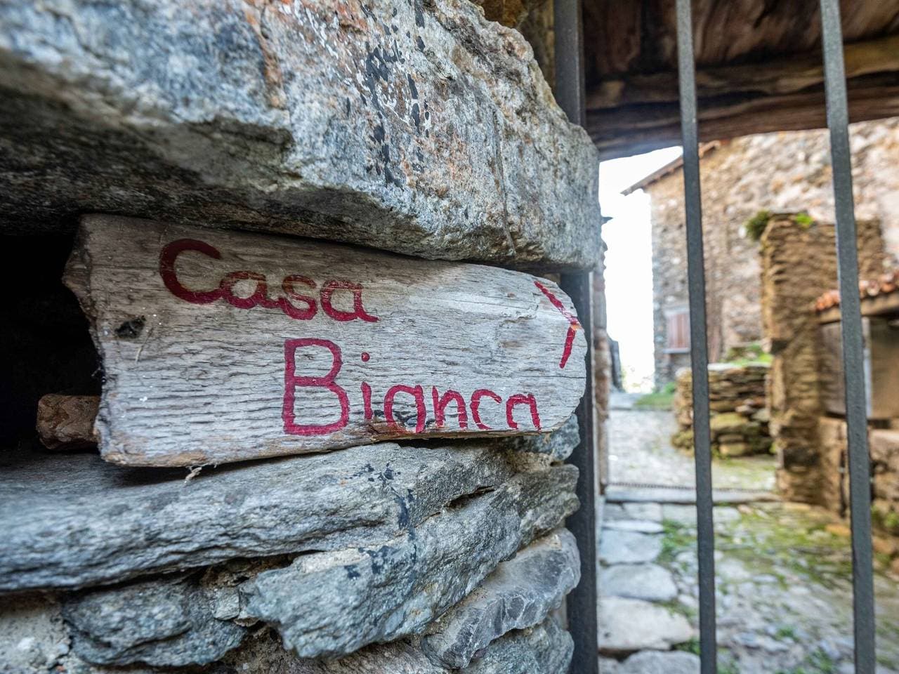 Foto 8 von 37: Ferienhaus 'Casa Bianca' mit Seeblick, privater Terrasse und WLAN