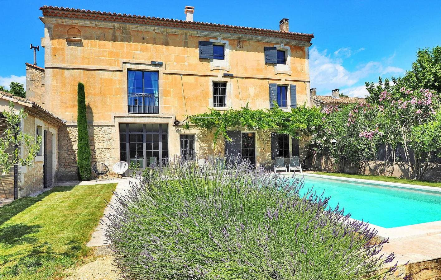 Foto 5 von 33: Chic Apartment with Pool, Parking & AC Near the goûthé de Maussane