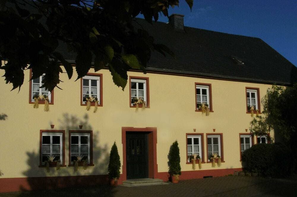 Morbach Hillside Manor 1