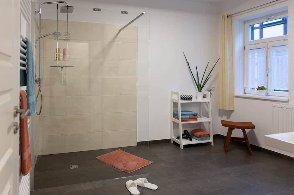 Foto 7 von 12: Neue, moderne, gemütliche Fewo in idealer Innenstadtlage, kostenfreier Parkplatz