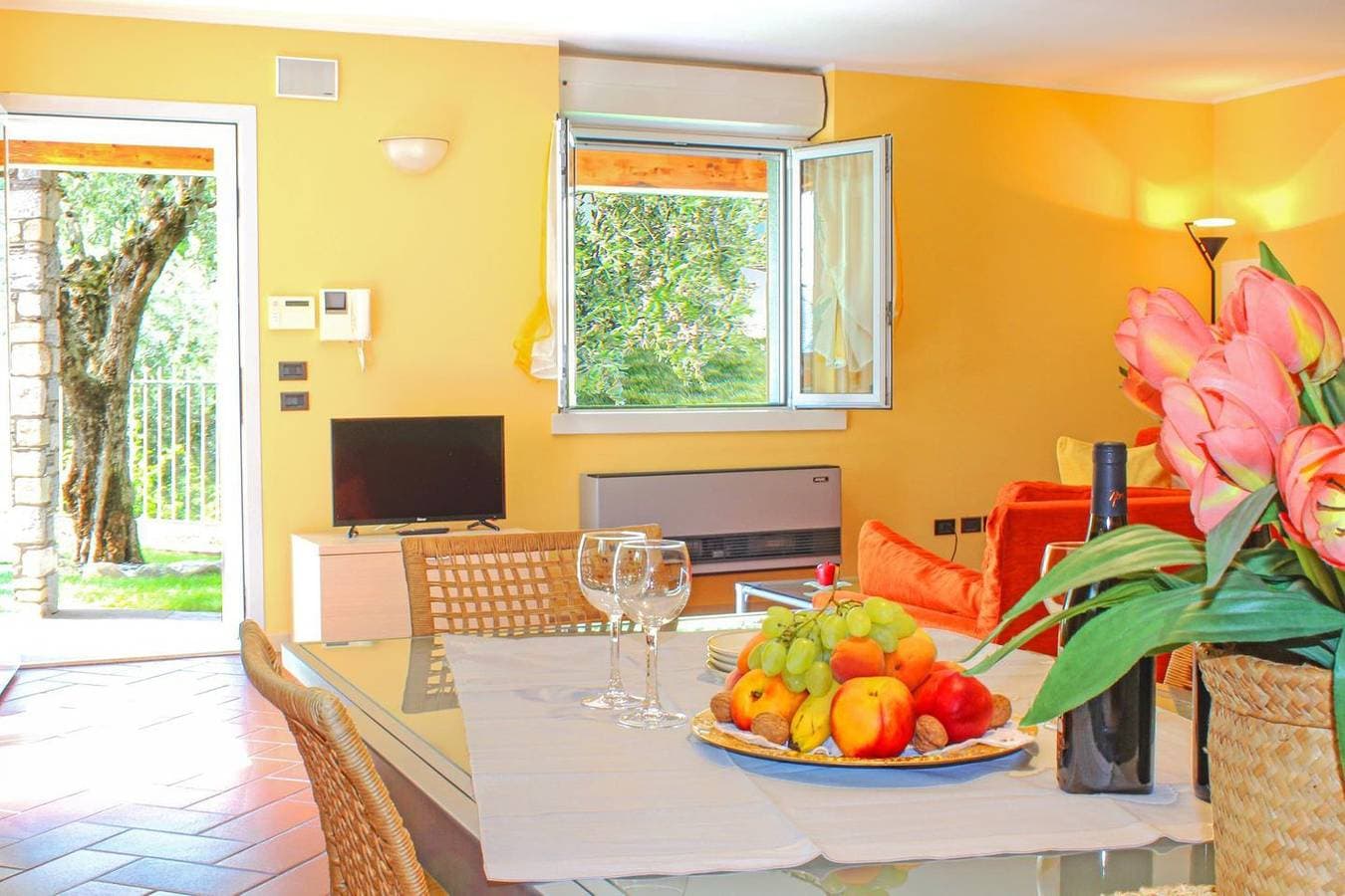 Foto 7 von 24: Olive Garten-Ferienwohnung mit Seeblick