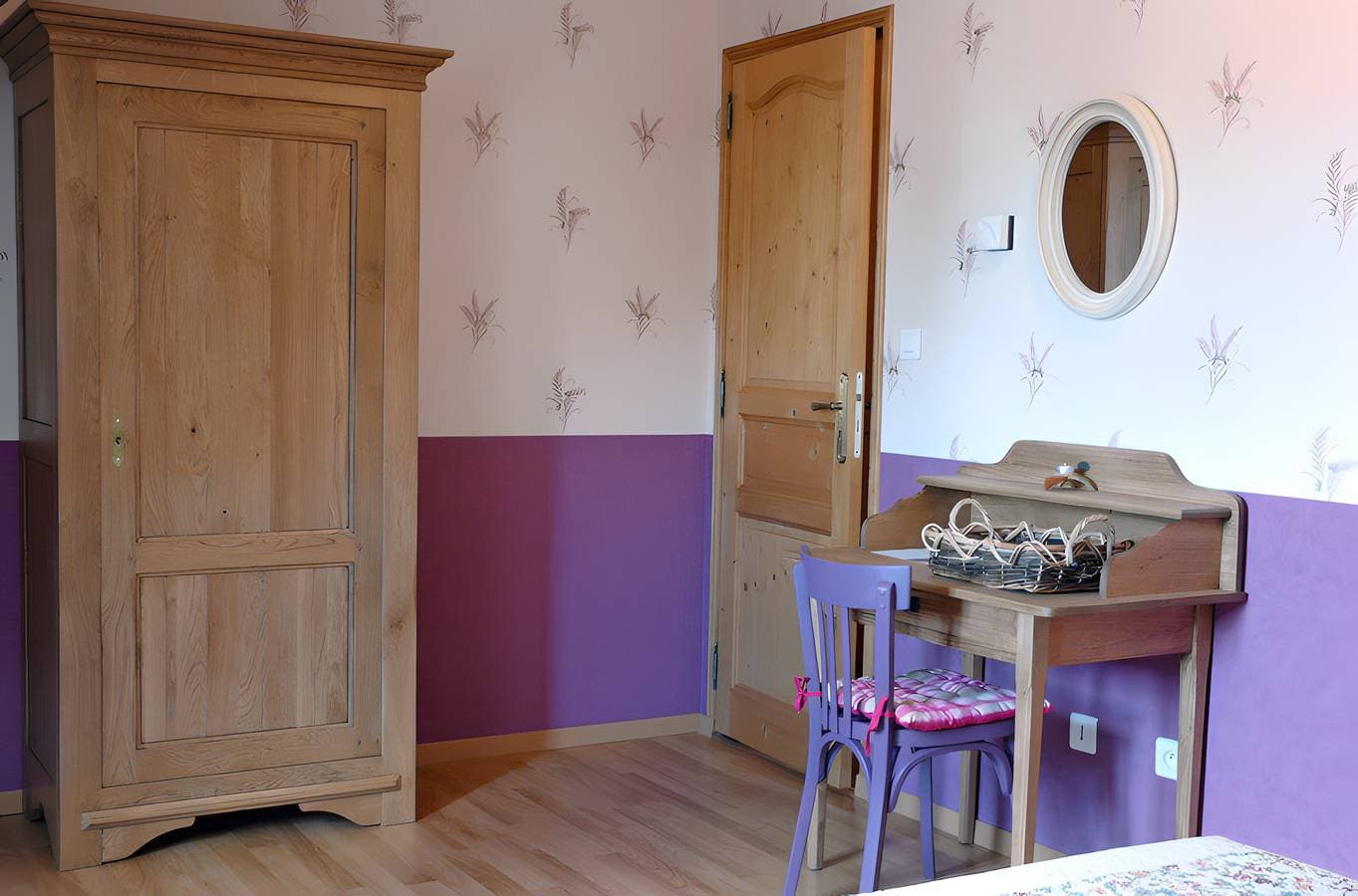 Foto 5 von 11: Gästezimmer „Le Logis du Mesnil“ mit Terrassen, Gemeinschaftsgarten und WLAN