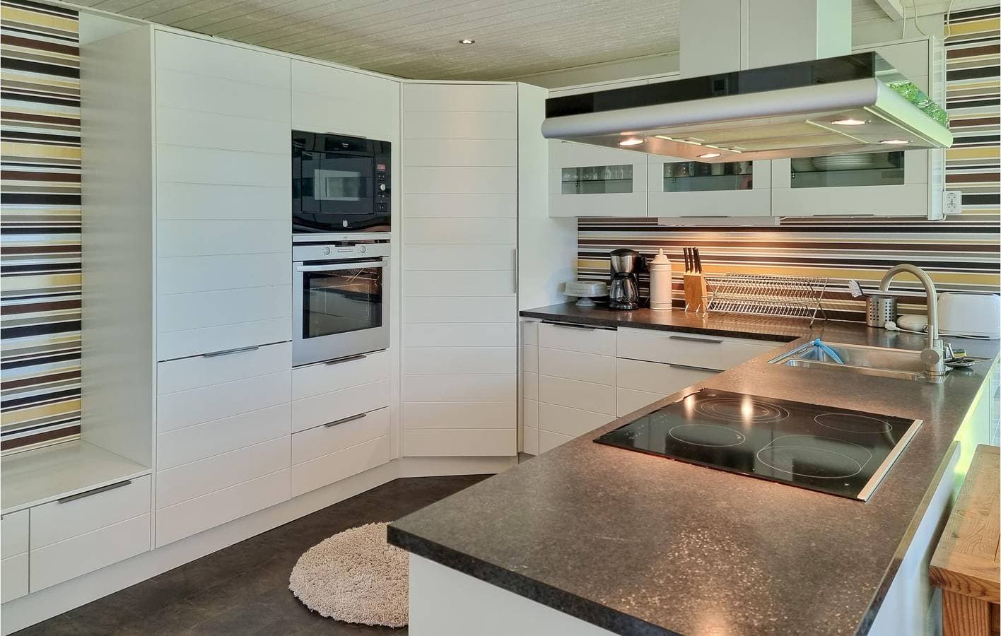 Foto 8 von 16: Ferienhaus für 6 Personen mit Seeblick