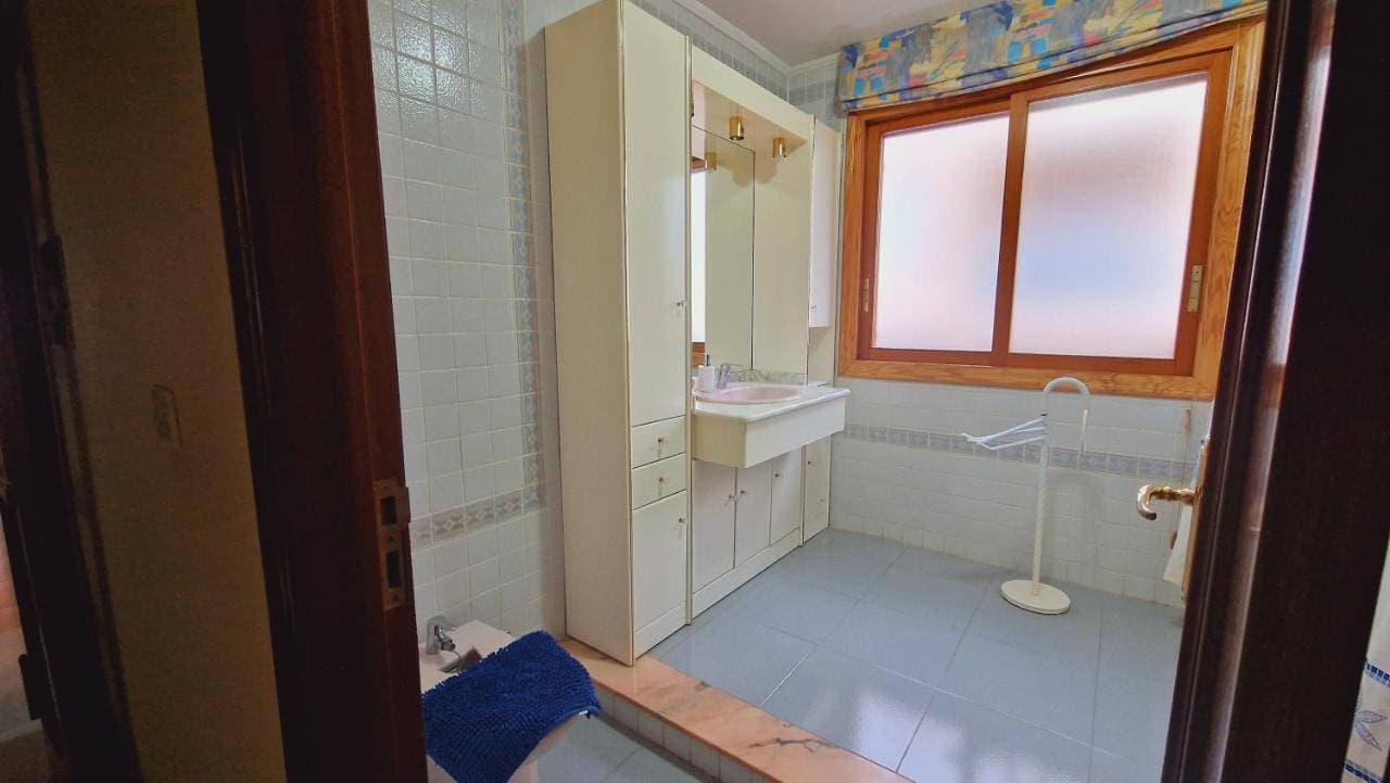 Foto 11 von 36: Three-Bedroom House