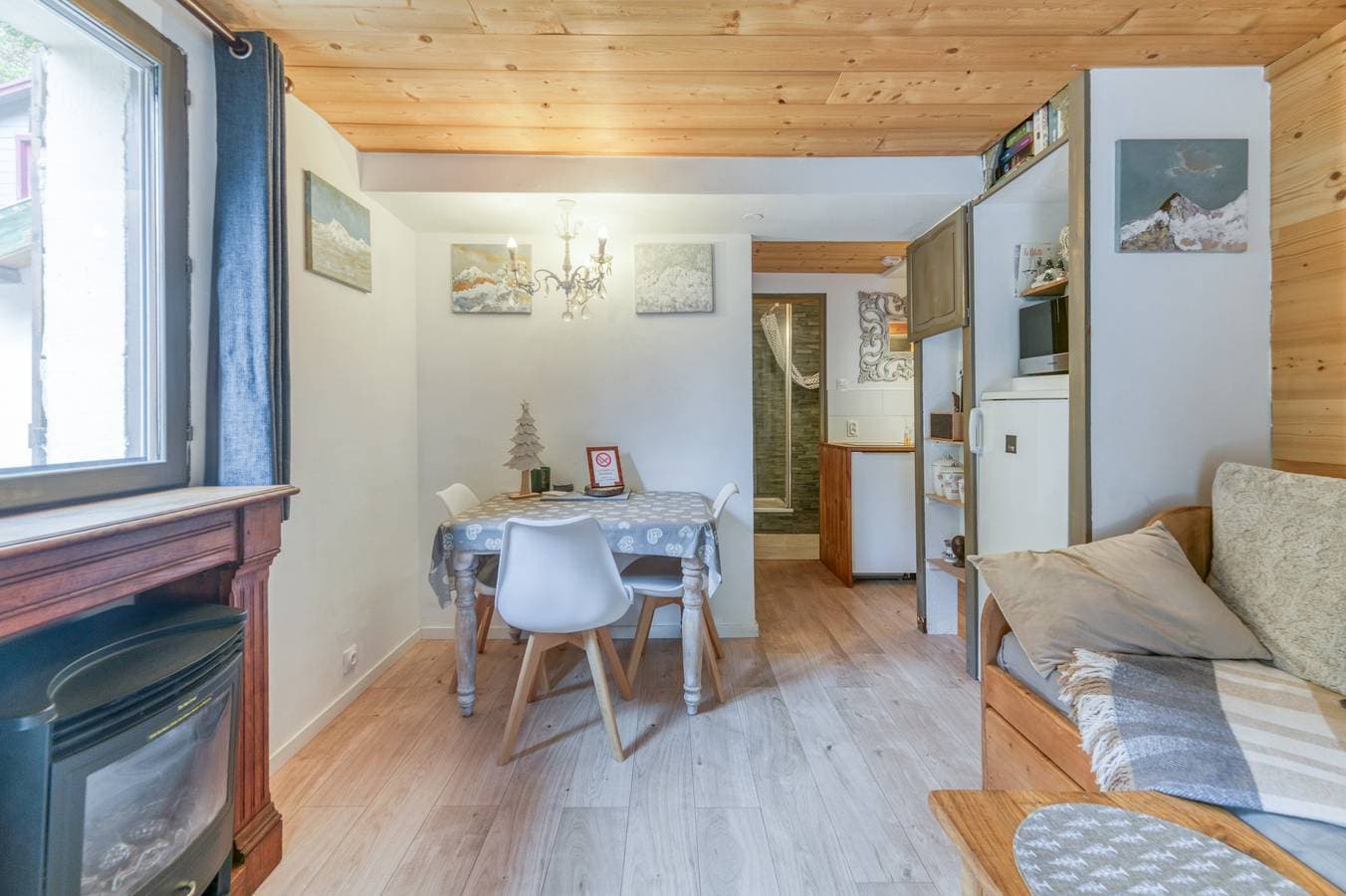Foto 6 von 29: Apartment 'Chalet Des Heureux' mit Seeblick, privater Terrasse und WLAN
