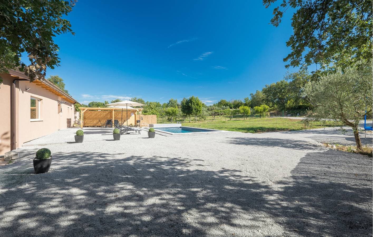 Foto 6 von 34: Gemütliche 2-Zimmer-Wohnung mit Terrasse und Parkplatz, in der Nähe des Stadtzentrums von Heraki