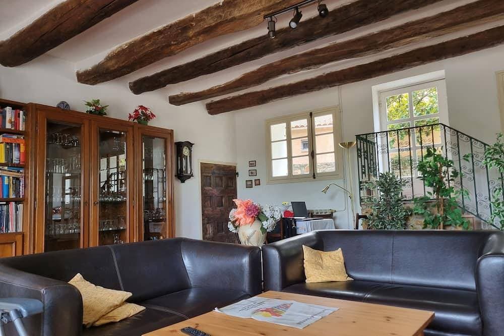 Foto 11 von 30: Großzügiges provencalisches Landhaus mit Pool
