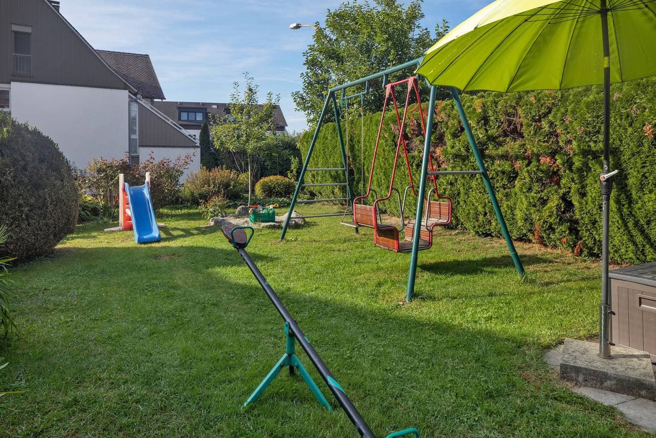 Foto 12 von 26: Ferienwohnung 1 mit privater Terrasse, Gemeinschaftsgarten und Wi-Fi