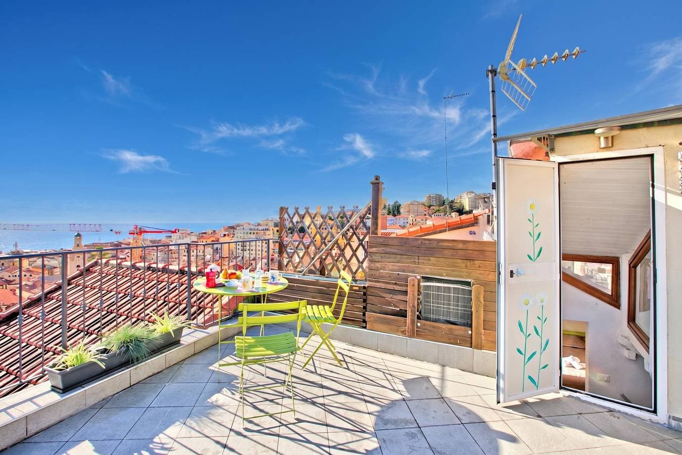 Foto 9 von 23: Un Terrazzo Nella Pigna, Sea-View Terrace