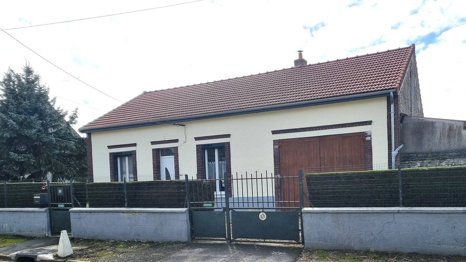Foto 2 von 13: Freistehendes Landhaus 'Aux Hirondelles' mit privatem Garten, Terrasse und WLAN