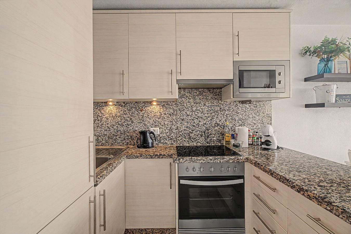 Foto 9 von 39: Ferienwohnung 'With Beautiful Ocean View' mit Meerblick, WLAN und Klimaanlage