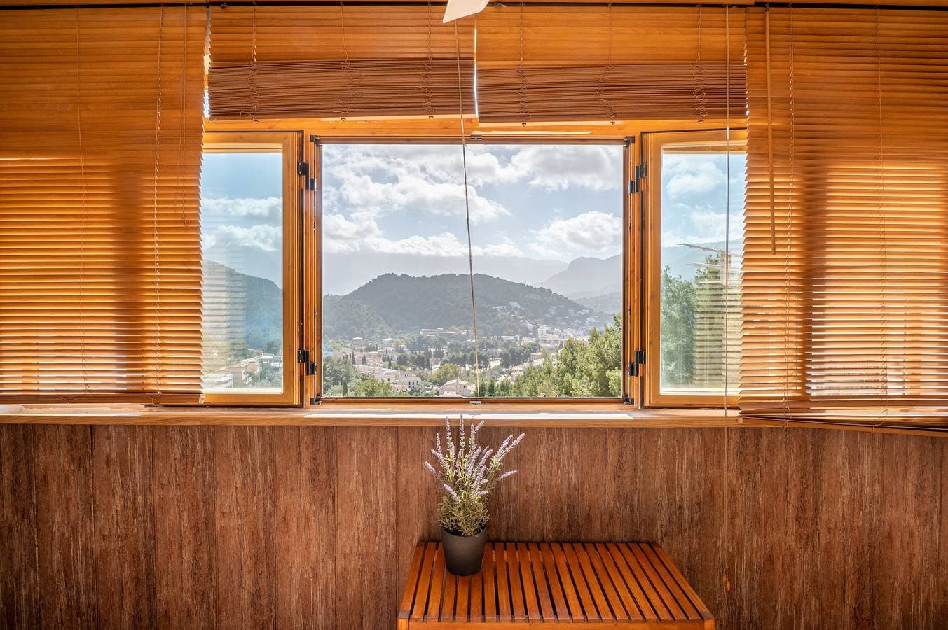 Foto 13 von 25: Apartment 'Vistasol Port de Soller' mit Bergblick, Balkon und Poolzugang
