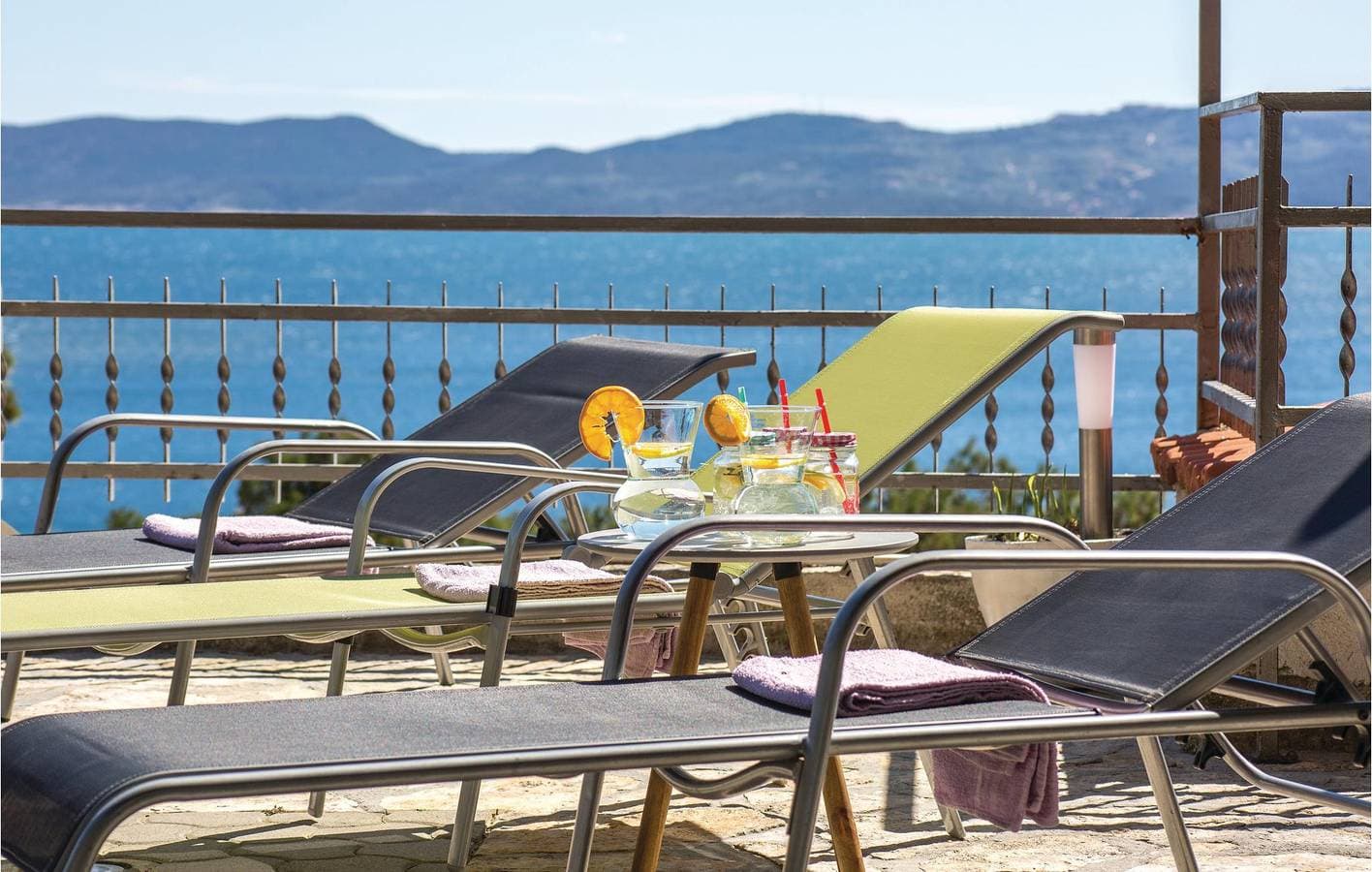 Foto 11 von 36: Geräumige Ferienwohnung mit Terrasse, WLAN und Parkplatz – 2 km vom Strand Juto entfernt