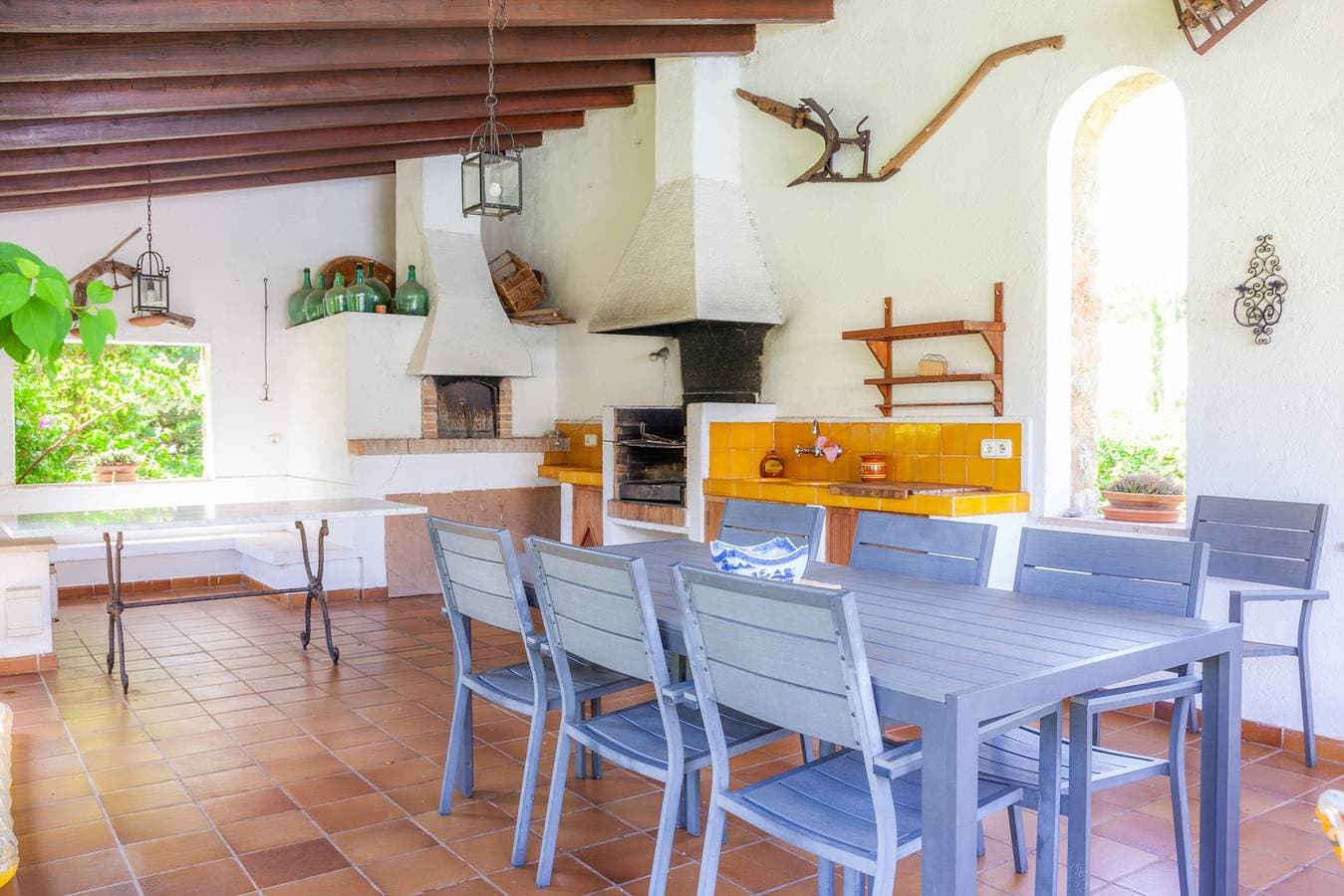 Foto 5 von 38: Mit traumhaftem Bergblick und Pool - Finca Can Curt