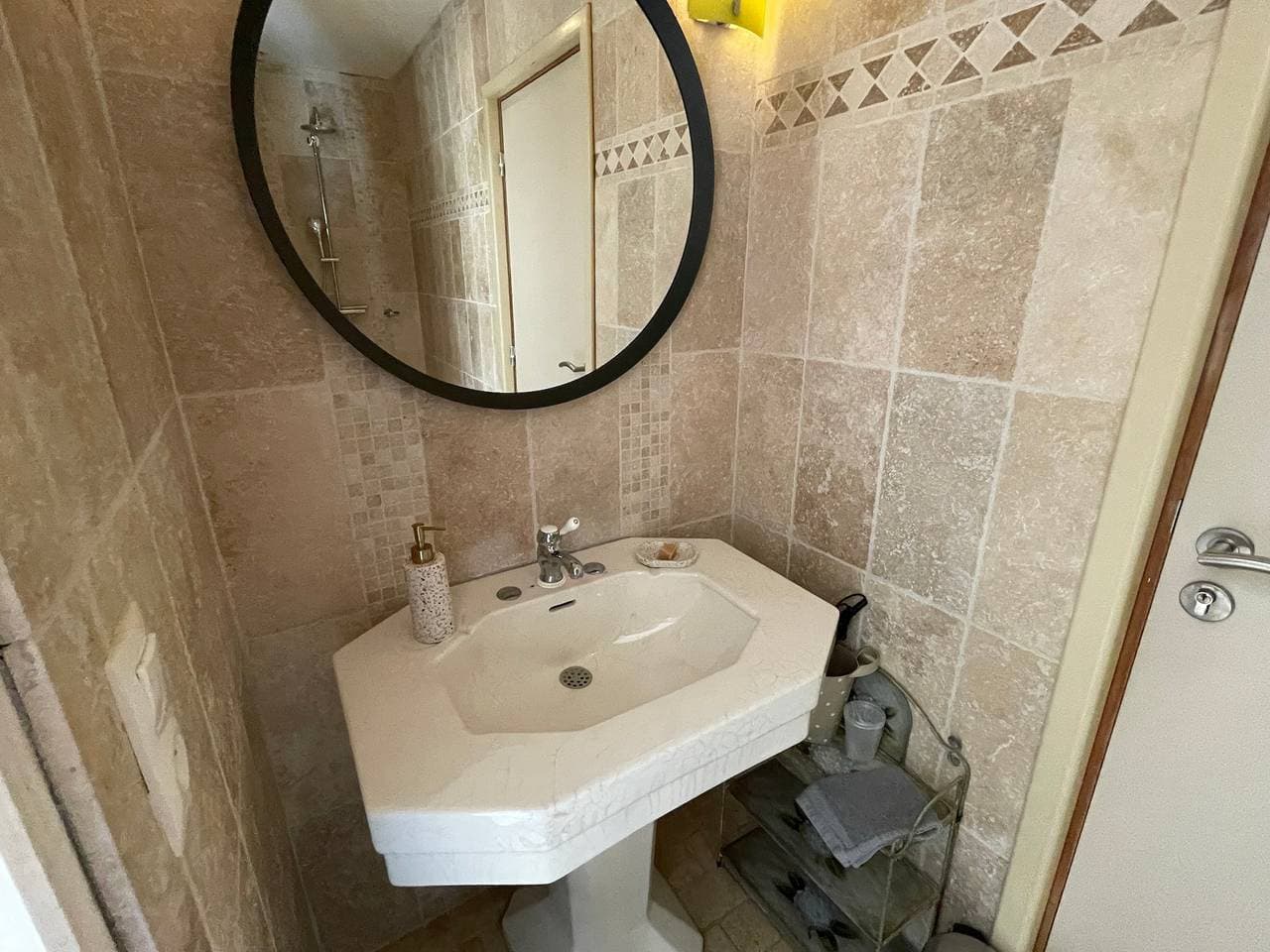 Foto 10 von 50: Zimmer 'La Bergerie' mit Gemeinschaftspool und gemeinsamer Terrasse