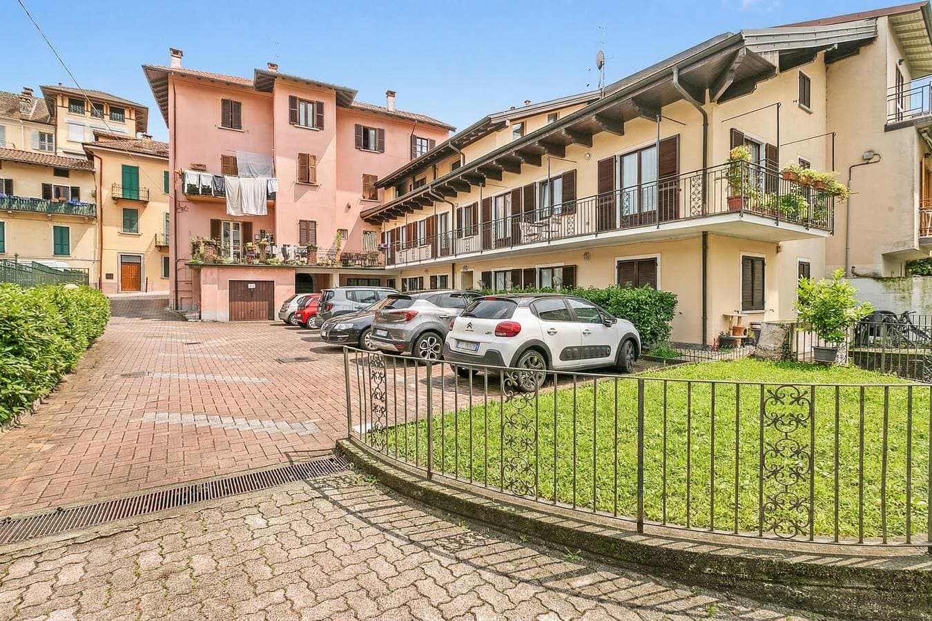Foto 8 von 23: Sunset in Baveno: 1 Bed with Balcony