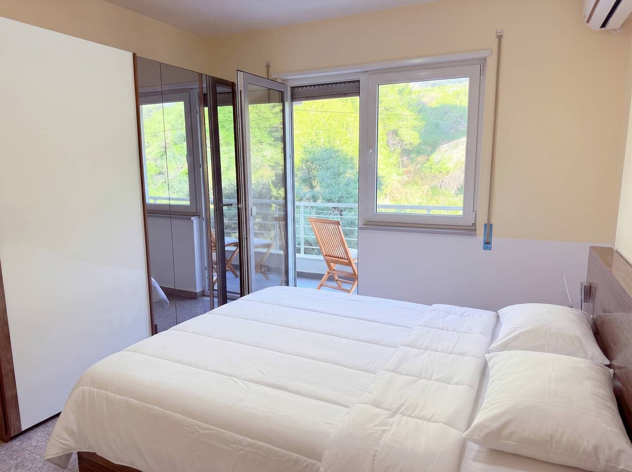 Foto 4 von 34: Ferienwohnung für 6 Personen mit Balkon