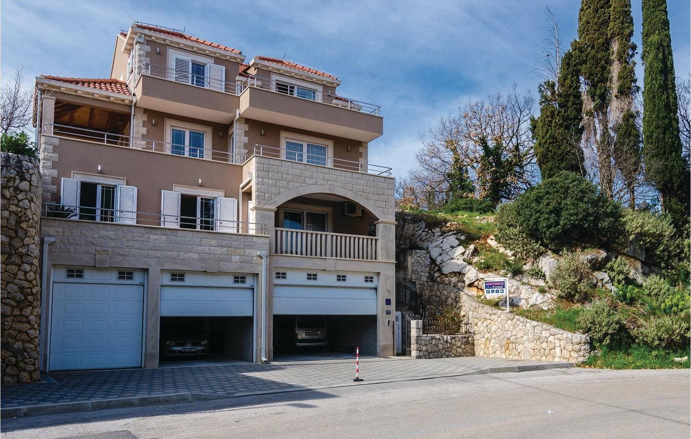 Gemütlich, 2 km vom Strand entfernt: WLAN, Klimaanlage, Parkplatz, Terrasse und Küche inklusive! 1