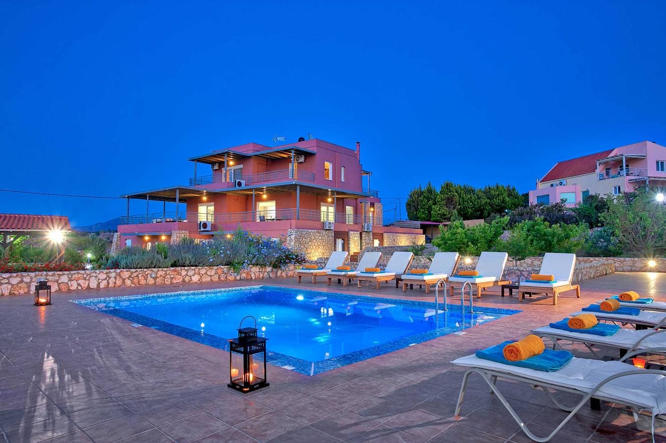 Foto 9 von 45: Villa für 14 Personen mit Garten