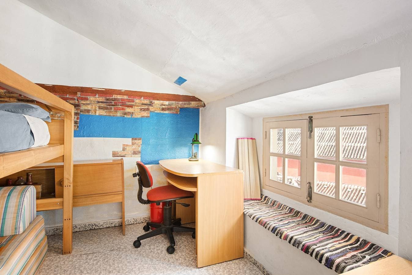 Foto 10 von 20: Ferienhaus 'Buhardilla im historischen Zentrum' mit privater Terrasse, WLAN & Klimaanlage