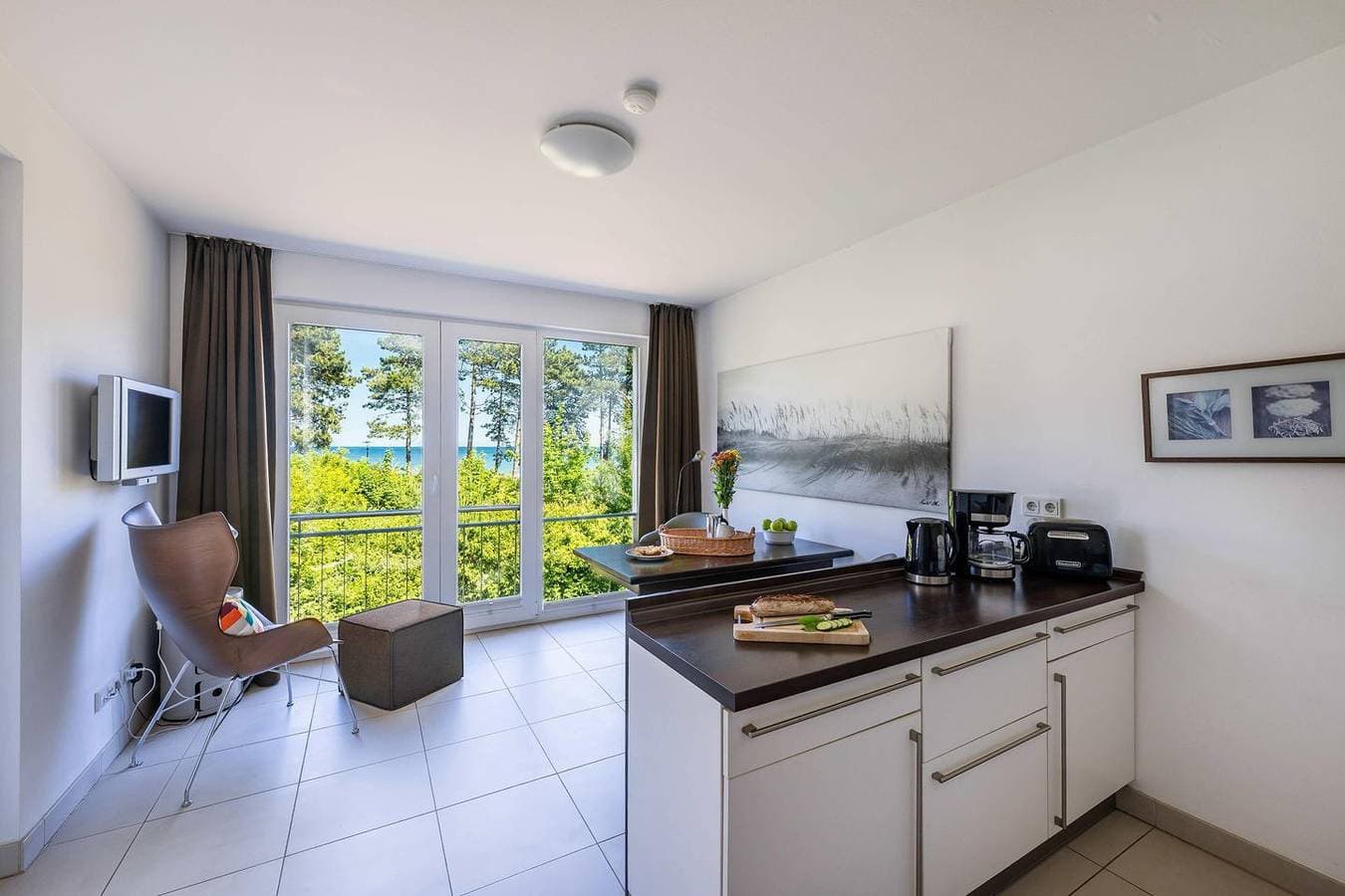 Foto 2 von 12: Stilvolle Ferienwohnung mit traumhaften Ostseeblick