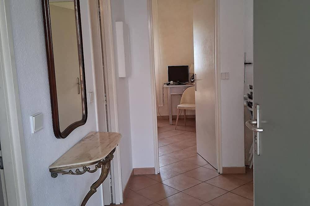 For rentAppartement 37 m2+ terrasse jardin 50m2 RDCPort Cogolin 4 people 1