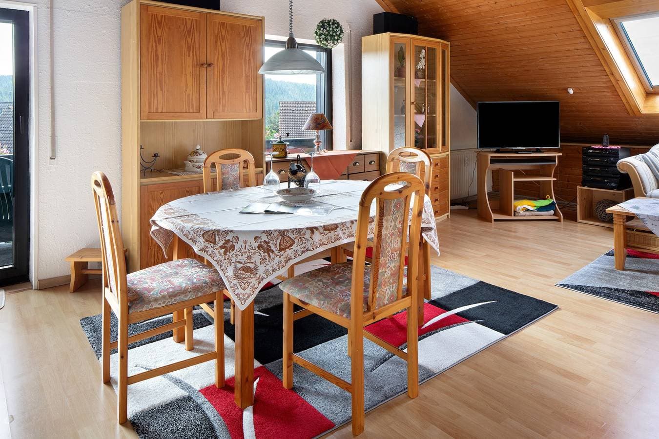 Foto 6 von 29: Ferienwohnung 'Apartmenthaus Fister' mit Seeblick, Gemeinschaftsgarten und WLAN
