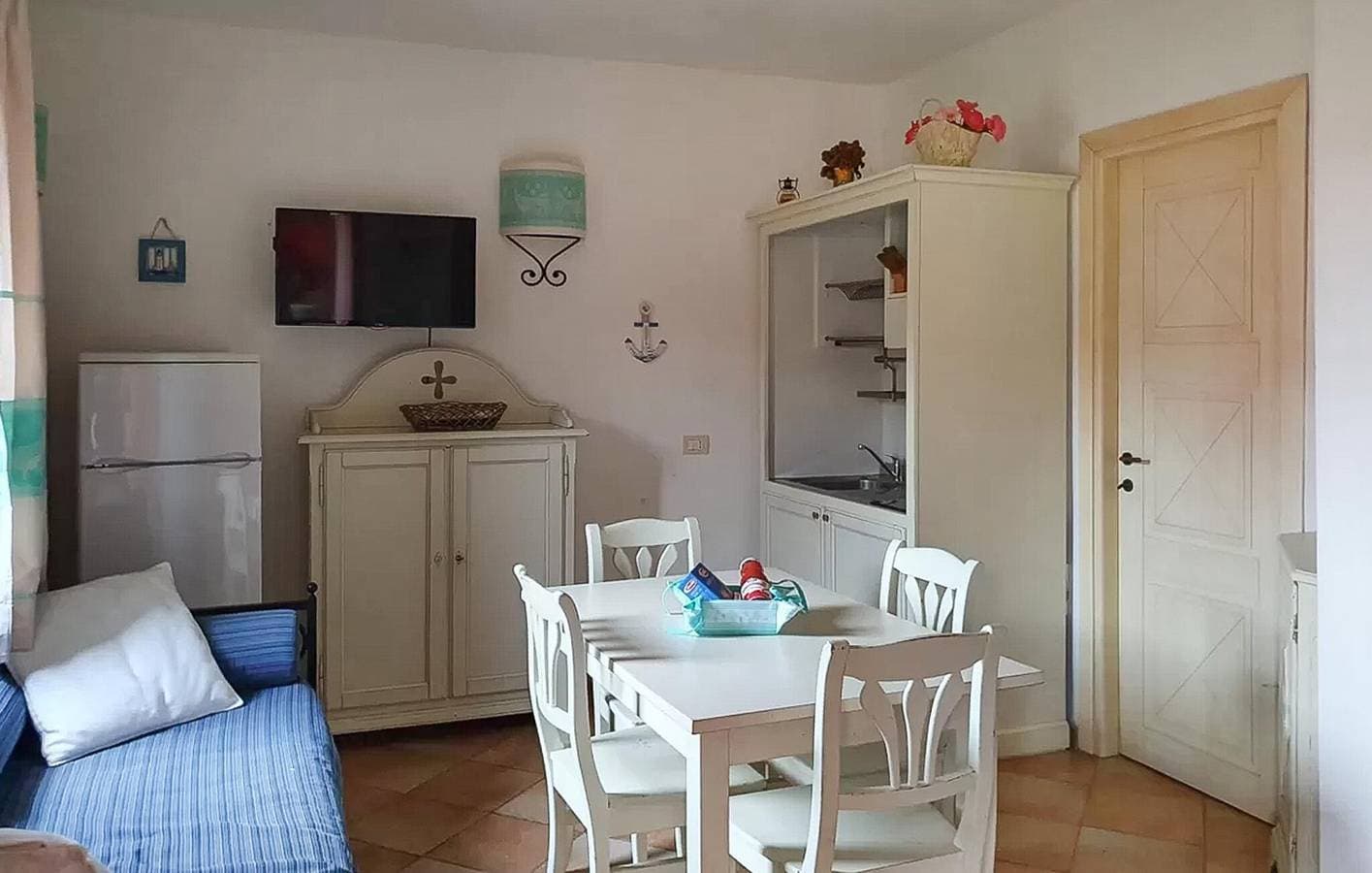 Foto 5 von 15: Charmantes Apartment mit Pool, WLAN und Küche – 2 km vom Strand entfernt!