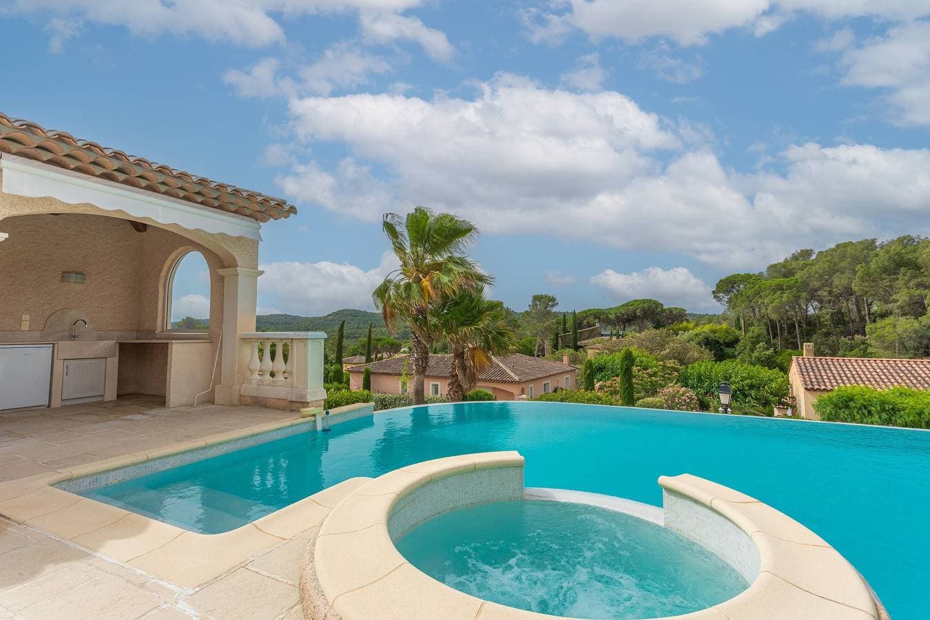 Foto 10 von 20: Villa „Bonheur“ mit privatem Pool, WLAN und Klimaanlage