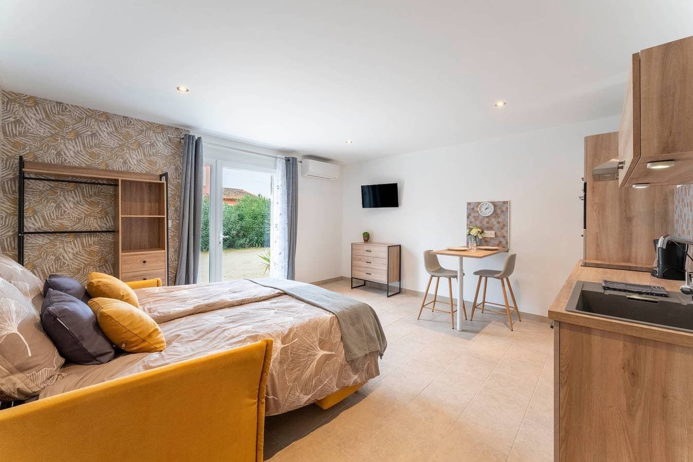 Foto 4 von 25: Studio-Apartment 'Marquet' mit Gemeinschaftsgarten und Klimaanlage