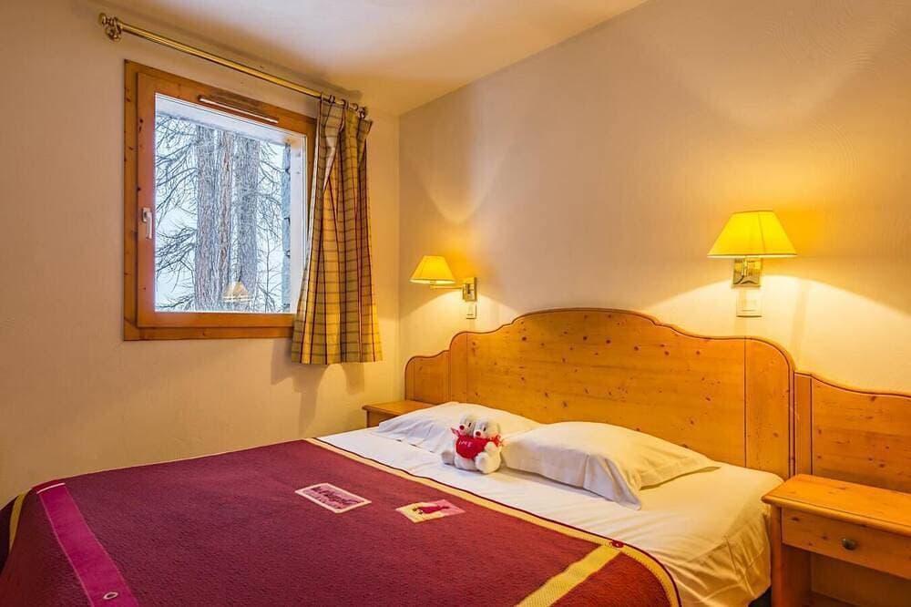 Bis 300m skipiste, schwimmbad, sauna, hammam, terrasse, balkon, fernseher, schließfach für die skier 1