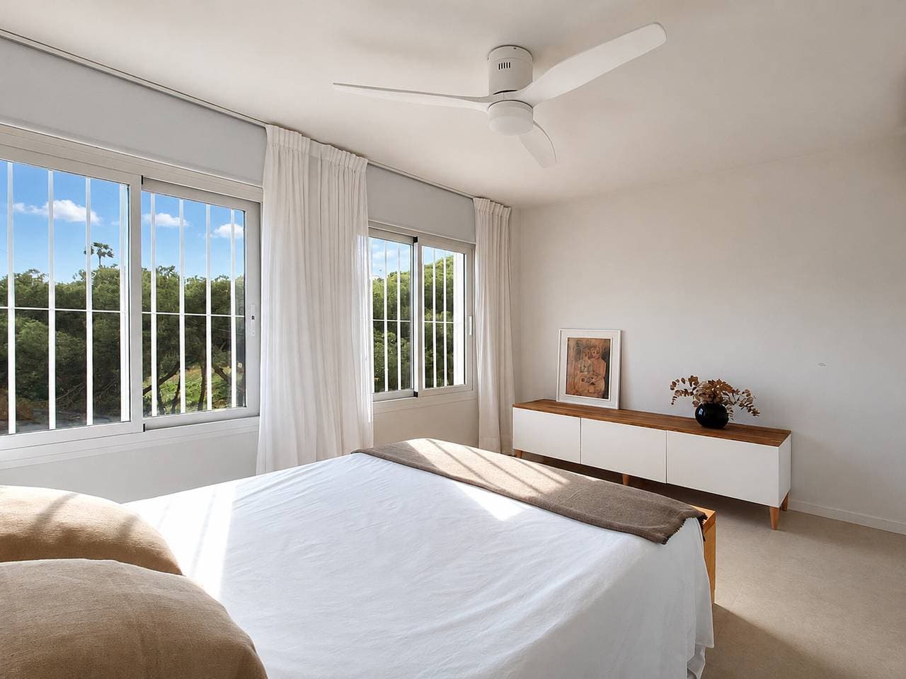 Foto 12 von 25: Apartment 'Azura' mit Meerblick, WLAN und Klimaanlage