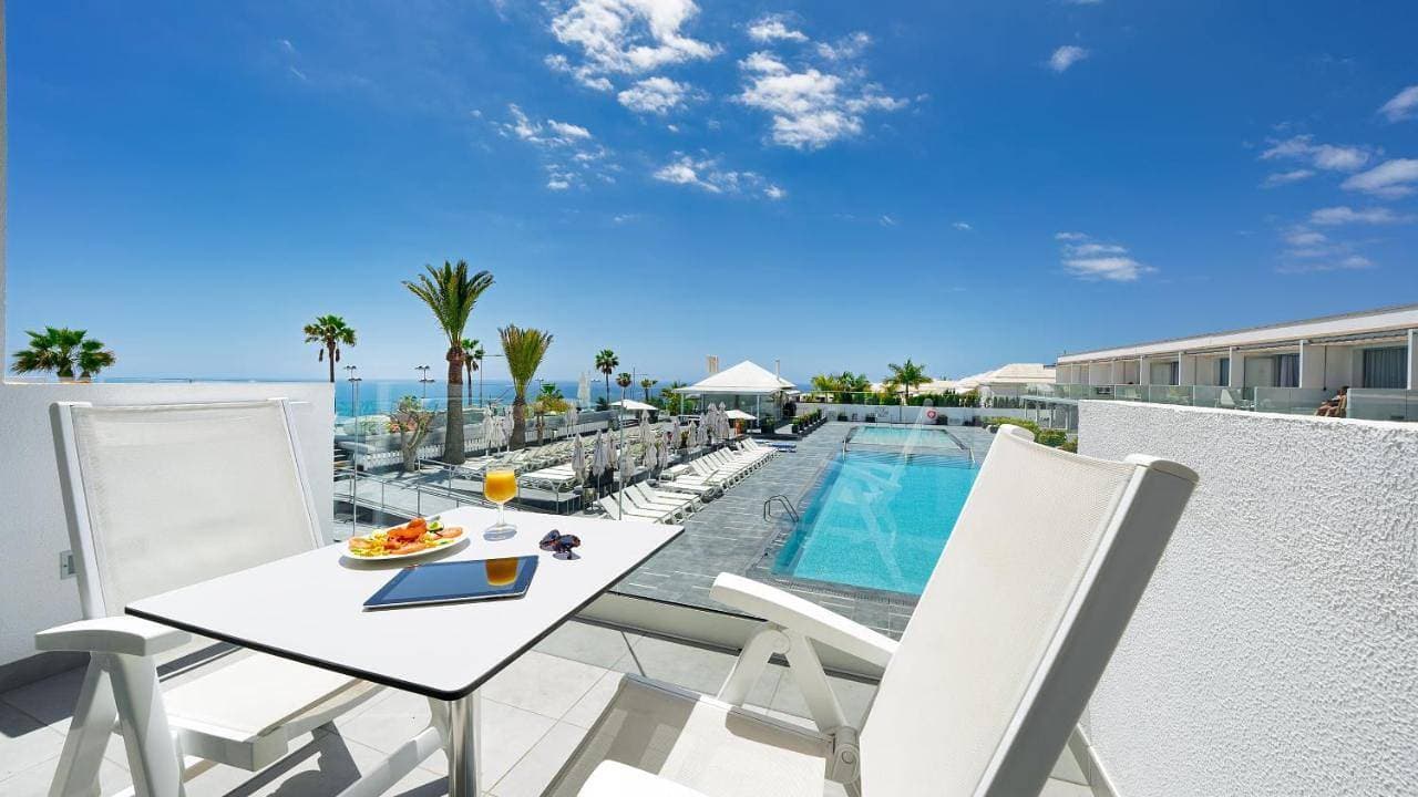 Foto 7 von 9: Apartment with Pool View