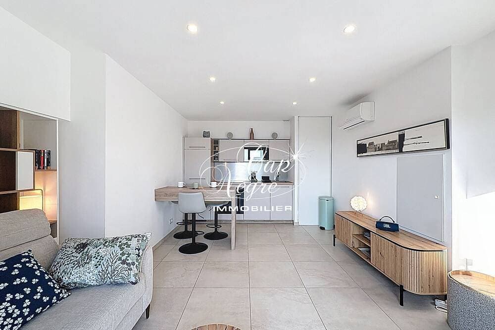 T2 apartment for 3 people with terrace and sea view in Aiguebelle 1