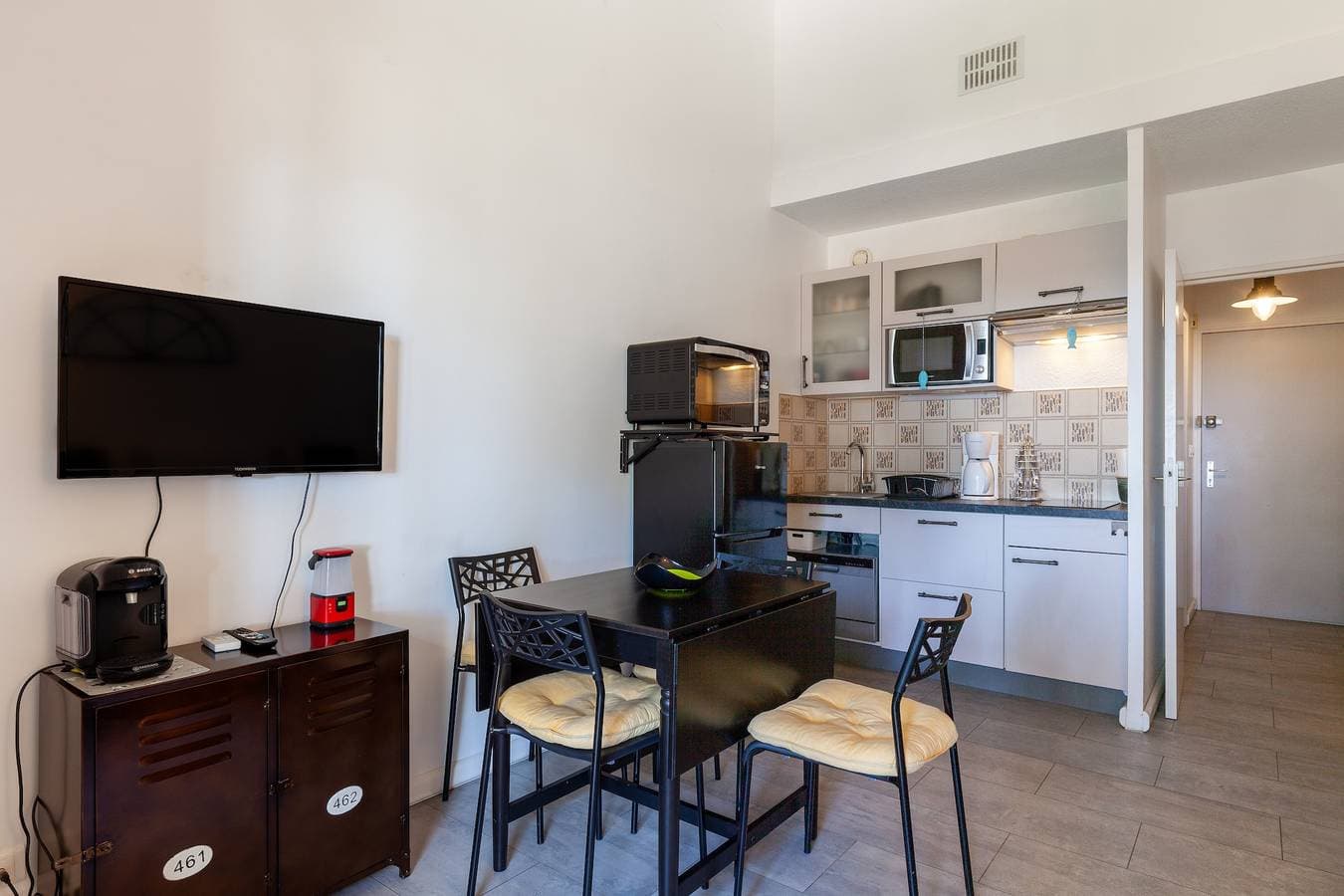 Foto 7 von 19: Studio nahe Meer Saint-Cyr-sur-Mer mit Balkon, WLAN, Klimaanlage, Bettwäsche & Reinigung inkl.
