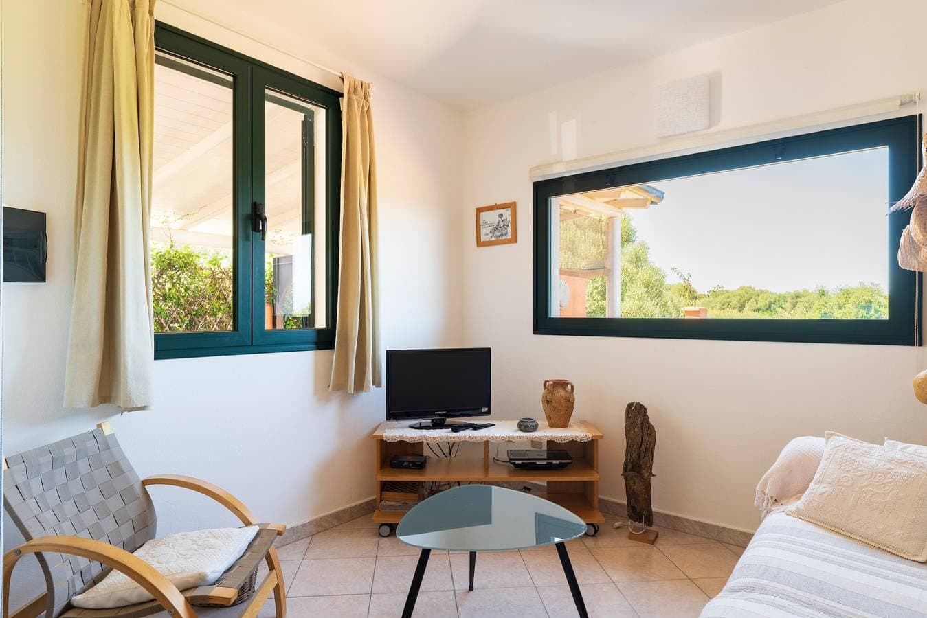 Foto 3 von 28: Ferienhaus 'Villa De La Torré Di Bari Sardo' mit Meerblick, privater Terrasse & Klimaanlage