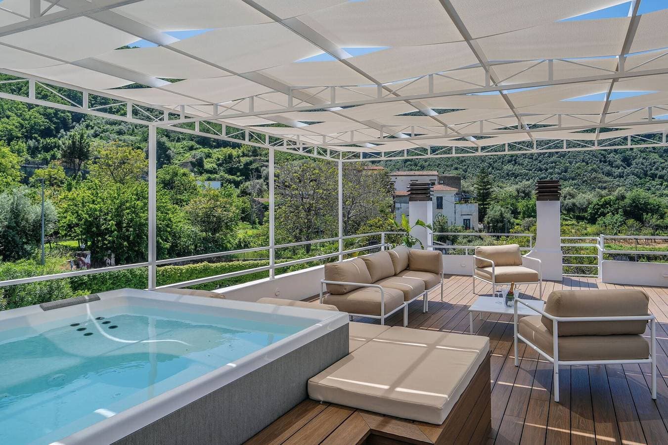 Foto 5 von 49: Villa für 10 Personen mit Terrasse