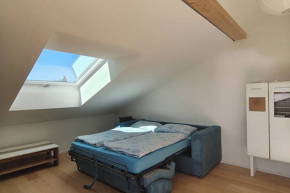 Foto 6 von 21: Gemütliche 3 Zimmer Ferienwohnung mit eigener  Terasse, Berg- und Seeblick