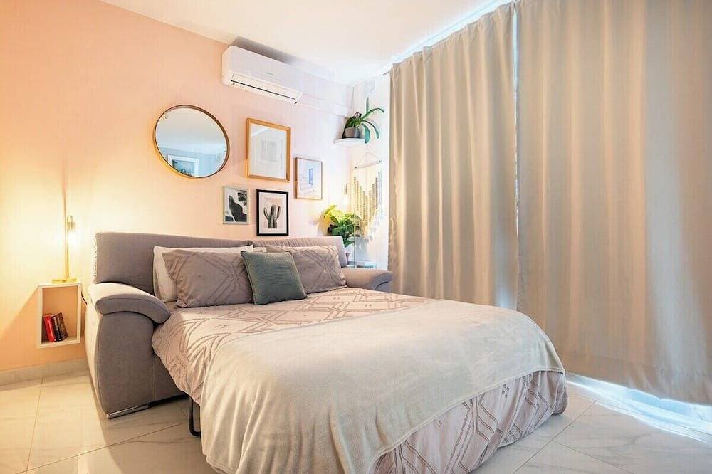 Foto 10 von 22: Charming Penthouse with Terrace by the sea