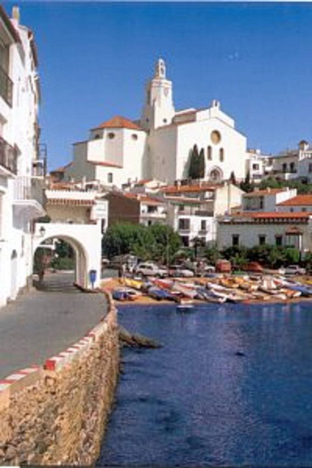 Foto 2 von 30: Strandhaus in erster Linie in der Mitte von Cadaques