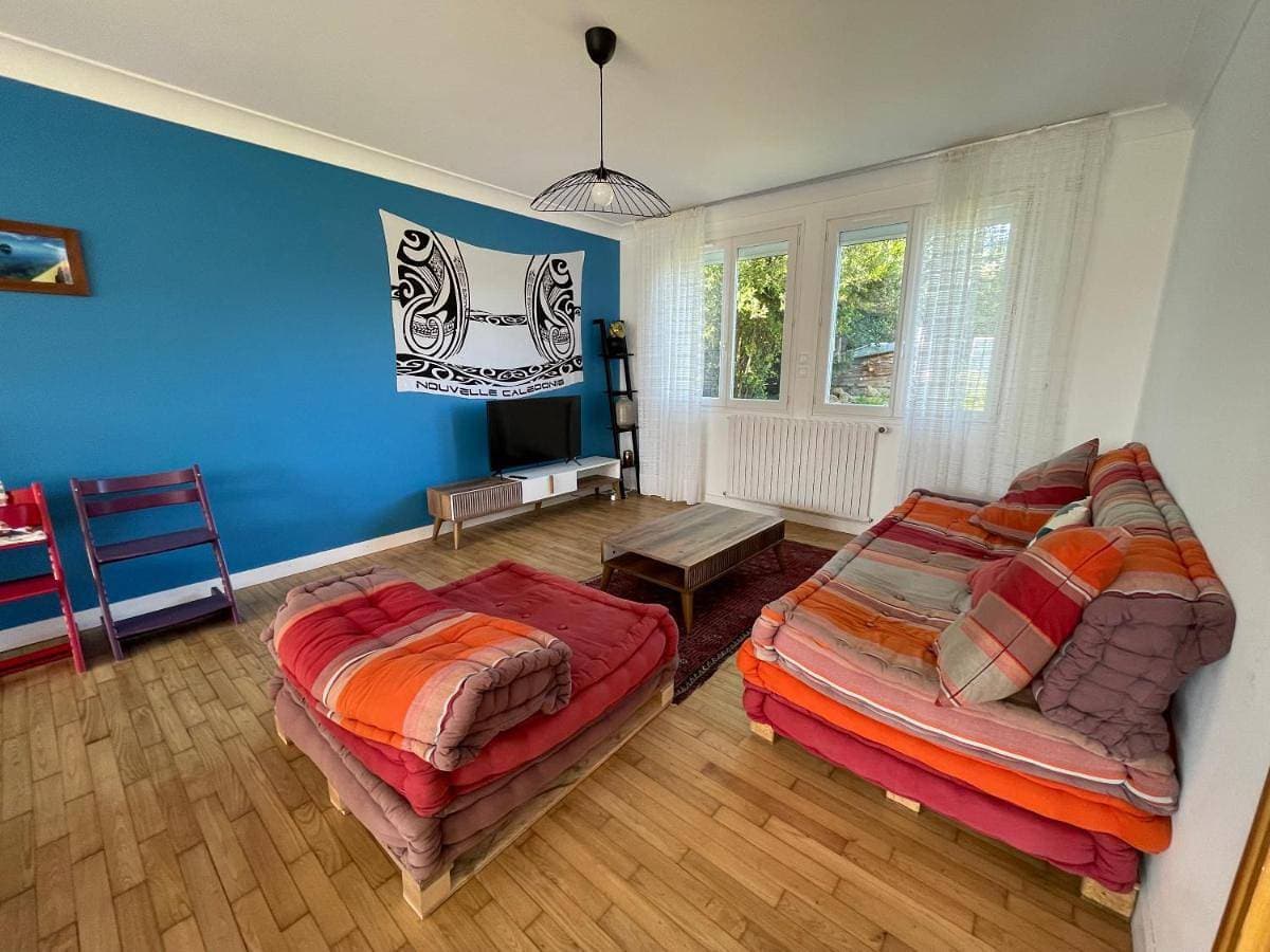 Foto 4 von 44: Six-Bedroom House