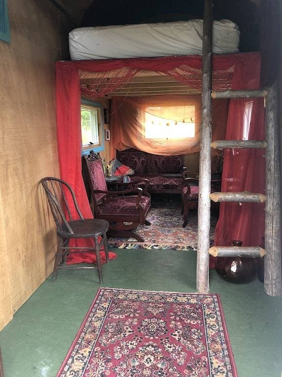 Foto 3 von 6: Cozy Off-grid stay in the heart of the forest
