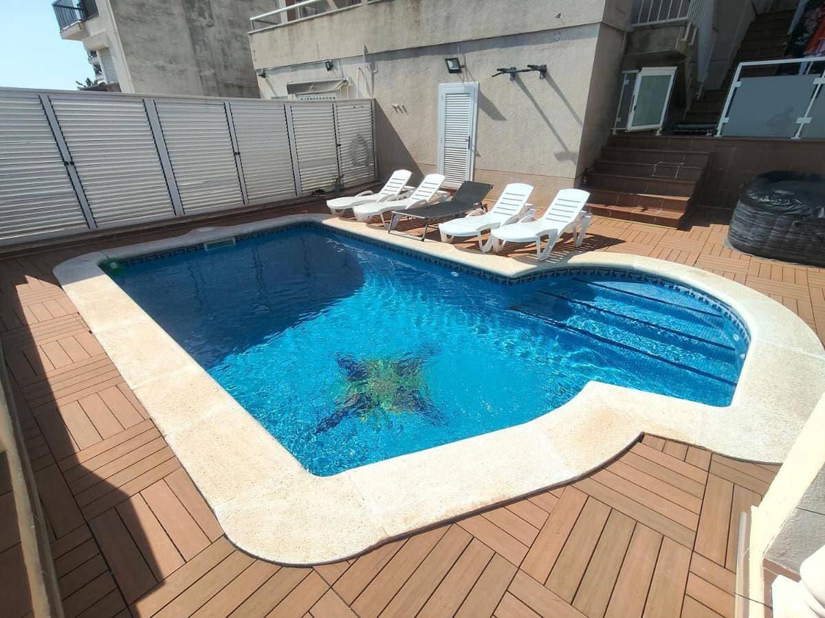 Foto 4 von 78: Three-Bedroom Townhouse