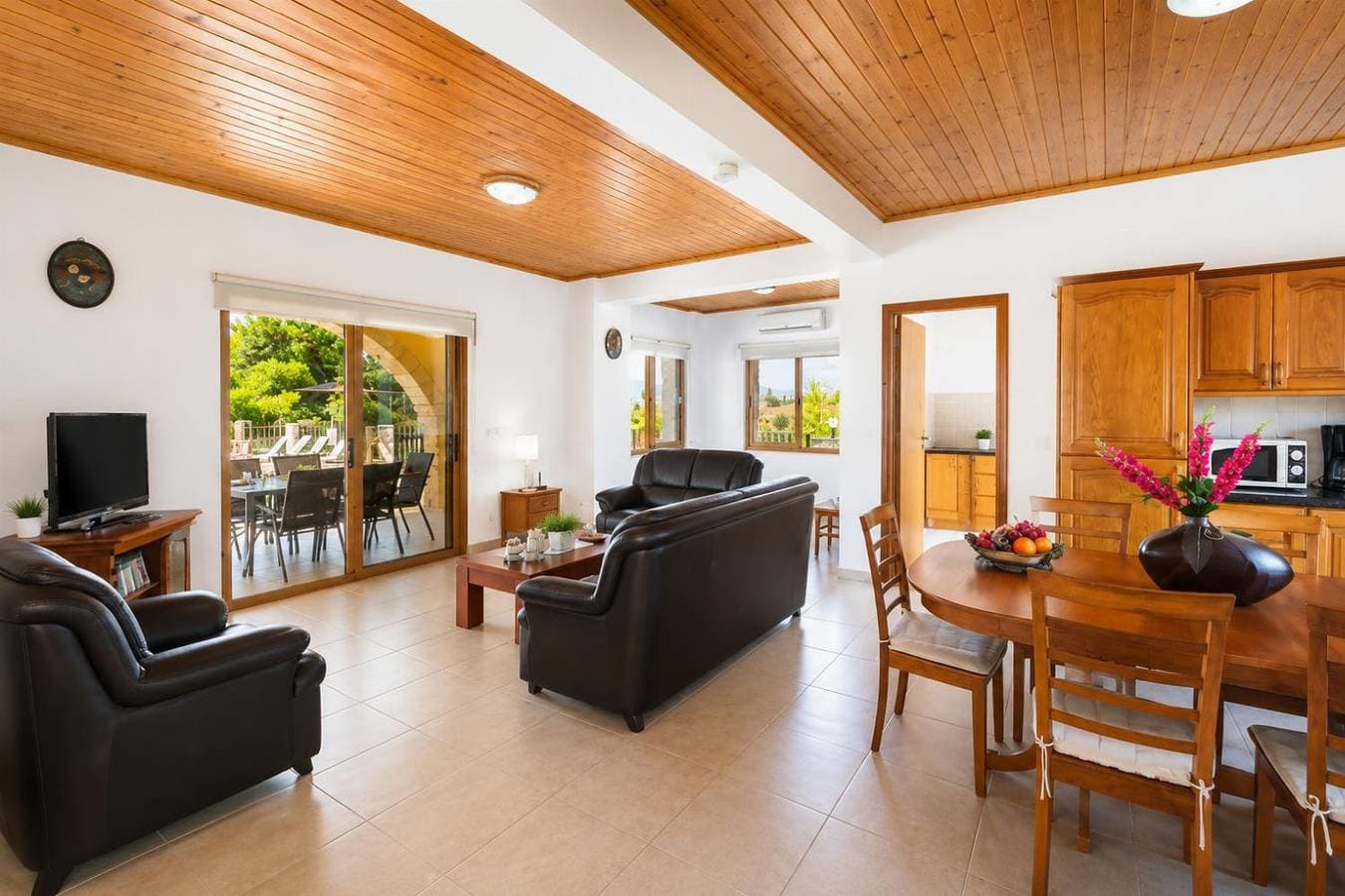 Foto 11 von 32: Villa für 8 Personen mit Garten