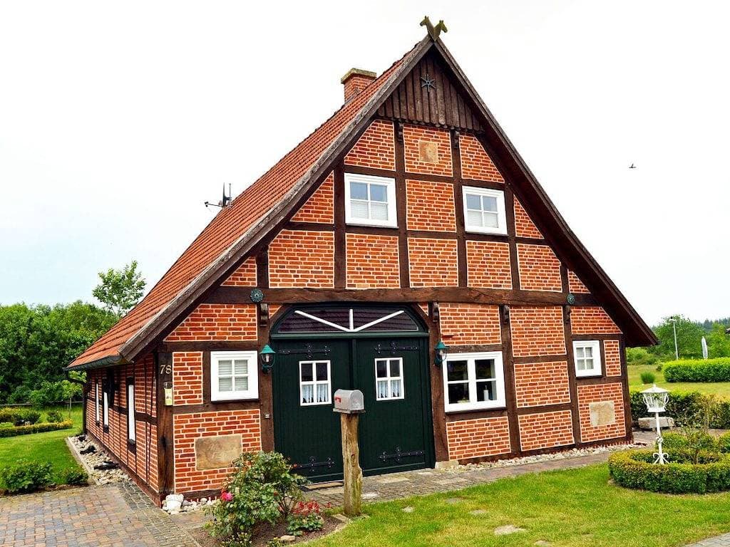 Foto 6 von 21: Altes Heuerhaus am See