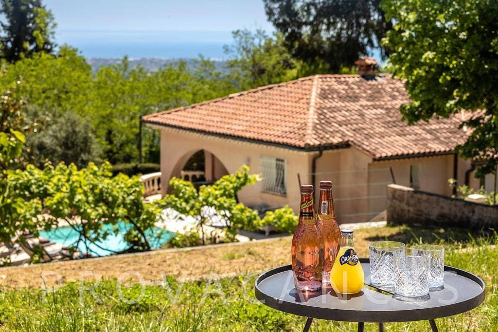 Foto 9 von 58: Ferienhaus mit Pool und Aussicht in Vence