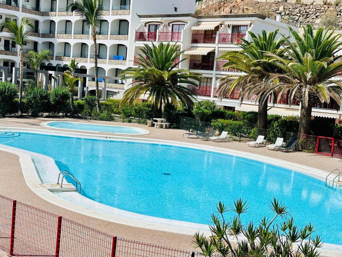 PLAYA DEL CURA - Spacious Beachside Apartment 1